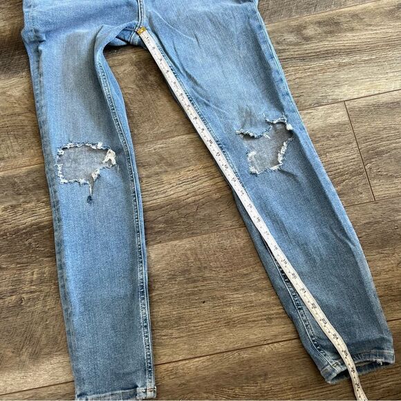 Free People Light Wash Busted Knee Destroyed Skinny Jeans Size 30 High Rise - Picture 9 of 16